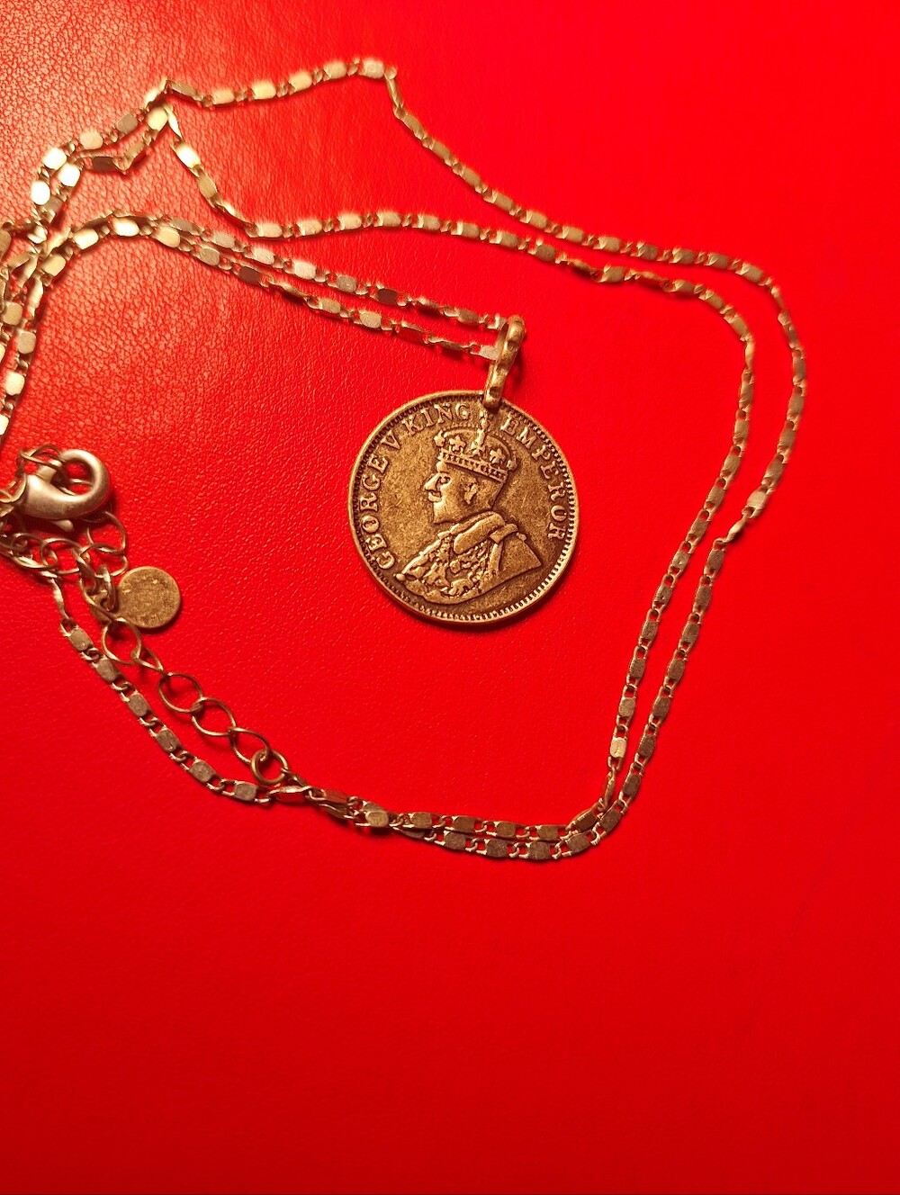 Gold-Tone Coin Pendant Necklace King George 1920 Anna India Vintage